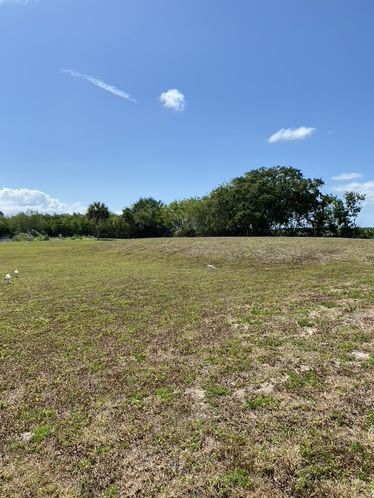 Manufacturing and Distribution Facility : 800 Kemp St, Merritt Island, FL 32952